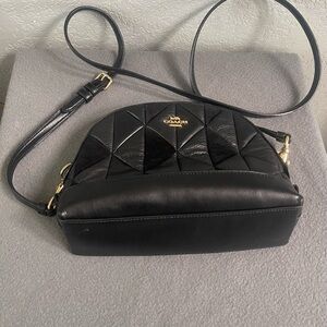 Dome Coach Crossbody in Excellent condition